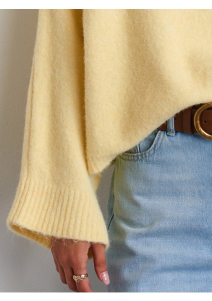 10817 Yumuşak Dokulu Yarasa Kol Triko Kazak-Açık Sarı fırsatları