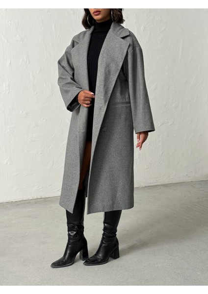 Kadın Düğmeli Yumuşak Dokulu Kaşe Kaban