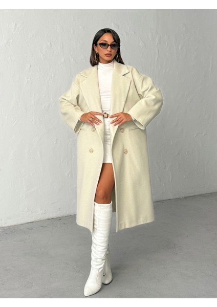 Kadın Düğmeli Yumuşak Dokulu Kaşe Kaban