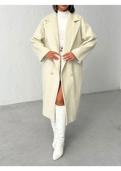 Kadın Düğmeli Yumuşak Dokulu Kaşe Kaban modelleri