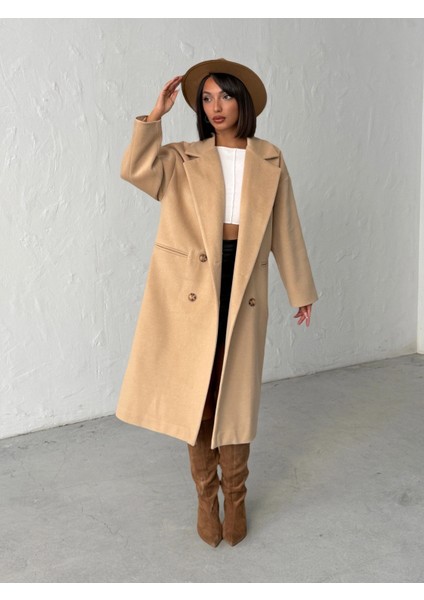 Kadın Düğmeli Yumuşak Dokulu Kaşe Kaban