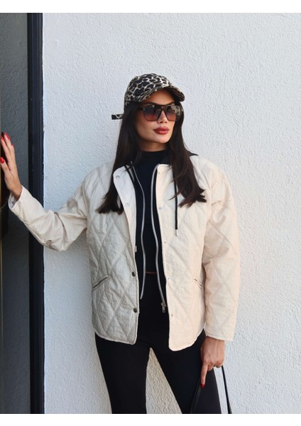 Kapitone Desenli Kapüşonlu Paraşüt Mont