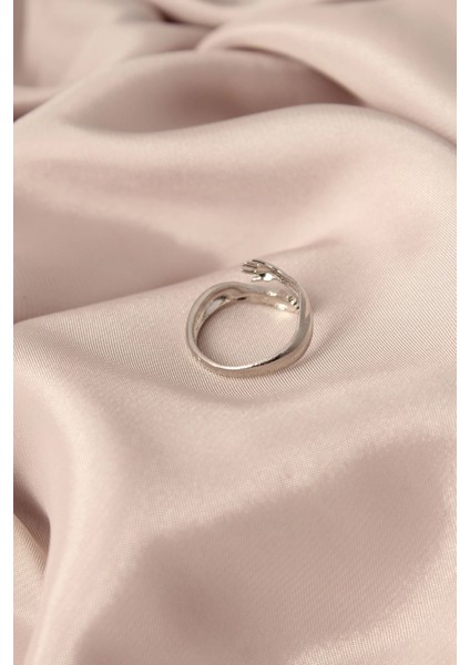 Bfs Ayarlamalı Gümüş Renk Metal Sarılan Eller Model Kadın Yüzük fiyatları