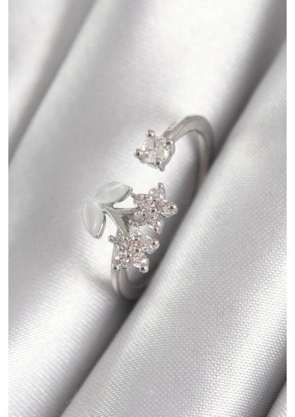 Bfs Pirinç Gümüş Renk Zirkon Taşlı Çiçek Model Kadın Yüzük