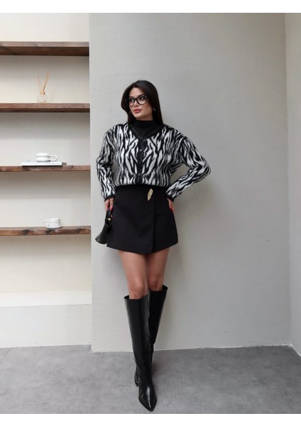 Aksesuarlı Kısa Şort Etek fiyatları