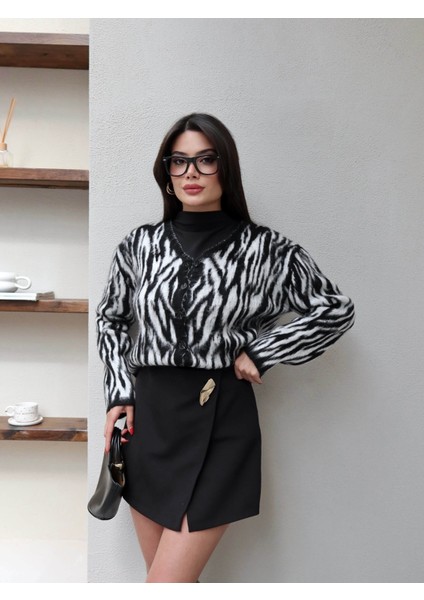 Aksesuarlı Kısa Şort Etek fırsatları