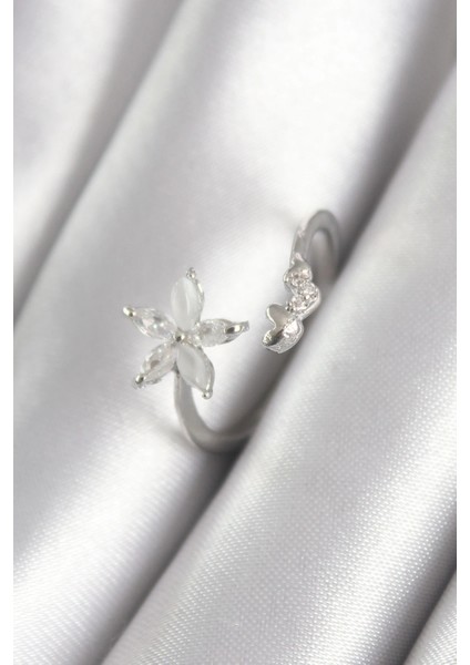 Bfs Pirinç Gümüş Renk Zirkon Taşlı Çiçek Model Kalp Detay Kadın Yüzük