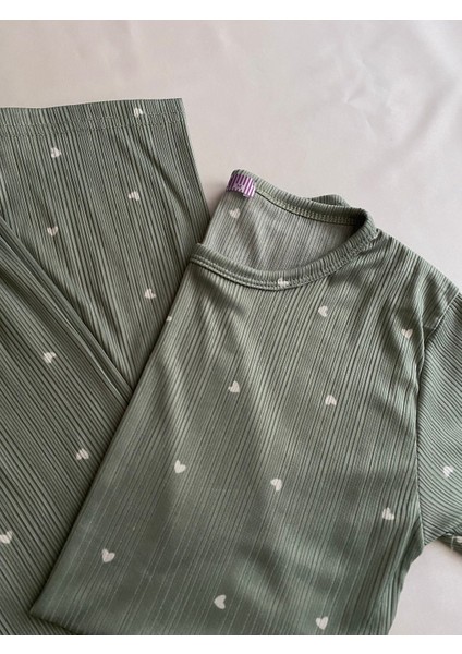 Turkuaz Kalp Desenli Kısa Kollu Kadın Pijama Takımı fiyatları