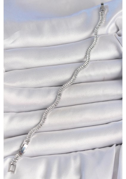 Bfs Pirinç Gümüş Renk Su Yolu Zirkon Taşlı Model Kadın Bileklik fiyatları