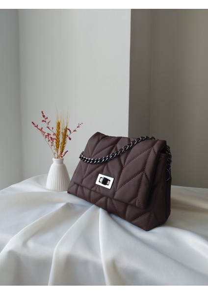 Zincir Askılı Zigzag Desen Kahverengi Kadın El, Omuz, Clutch Çanta