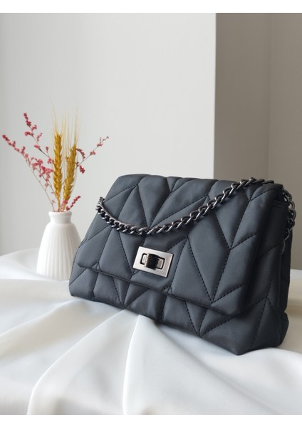 Zincir Askılı Zigzag Desen Siyah Kadın El, Omuz, Clutch Çanta fırsatları