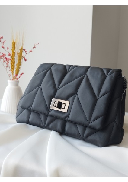 Zincir Askılı Zigzag Desen Siyah Kadın El, Omuz, Clutch Çanta indirimleri
