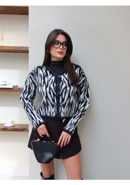 Zebra Desen Düğmeli Hırka