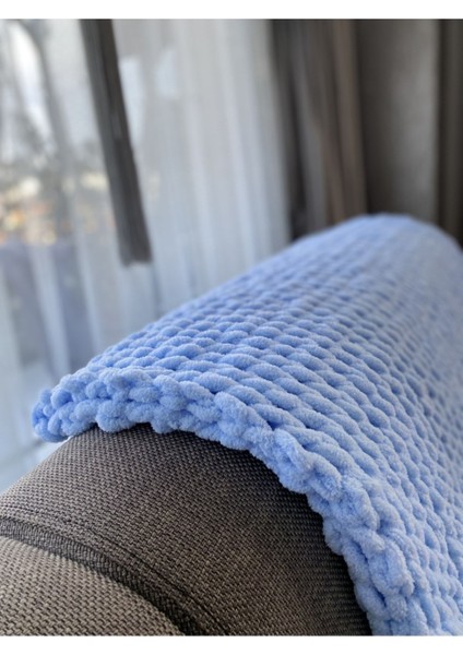 Mavi El Örgüsü Bebek Battaniyesi