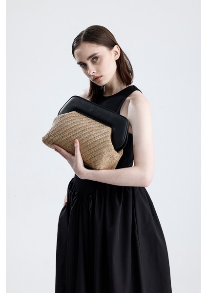 Kadın Siyah Çerçeveli Balık Sırtı Jüt Clutch El Çantası