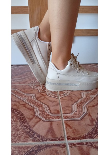 Kadın Yüksek Taban Rahat Şık Günlük Spor Ayakkabı Bej Renk fiyatları