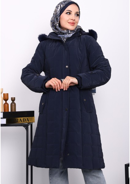 Lacivert Kapüşonu Kürklü Uzun Şişme Mont modelleri