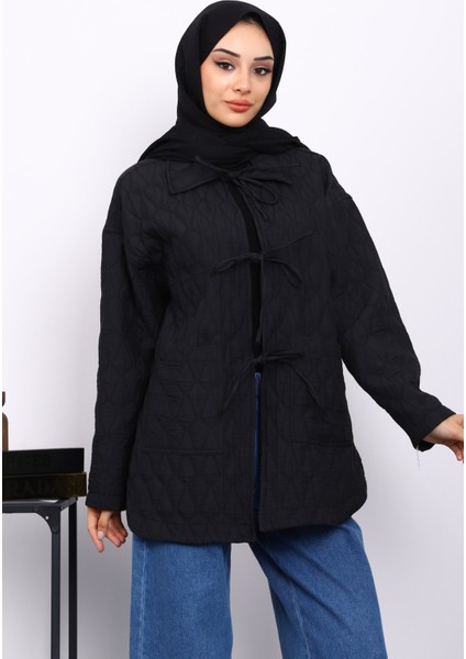 Siyah Yakalı Çift Cepli Kapitone Ceket