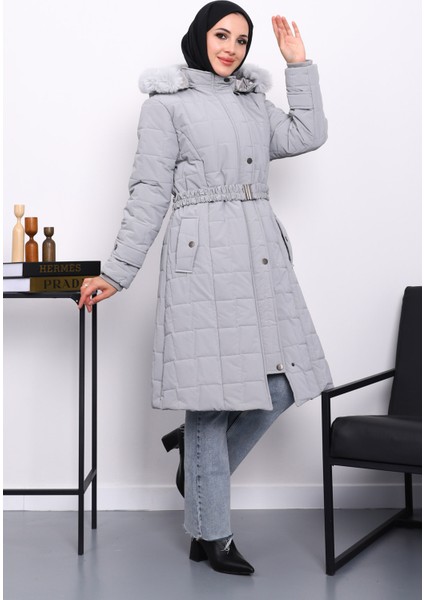 Gri Kapüşonu Kürklü Uzun Şişme Mont