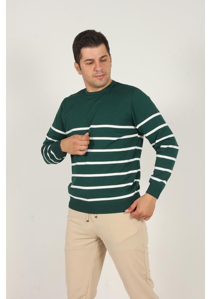 3004 O Yaka Çizgili Kazak