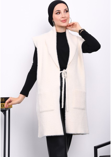 Krem Ön Bağlamalı Cepli Angora Yumoş Yelek