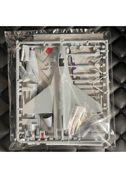 F-16A Fighting Falcon – 1/72 Ölçek Hollanda Kraliyet Hava Kuvvetleri Model Kiti PM-309 fiyatları