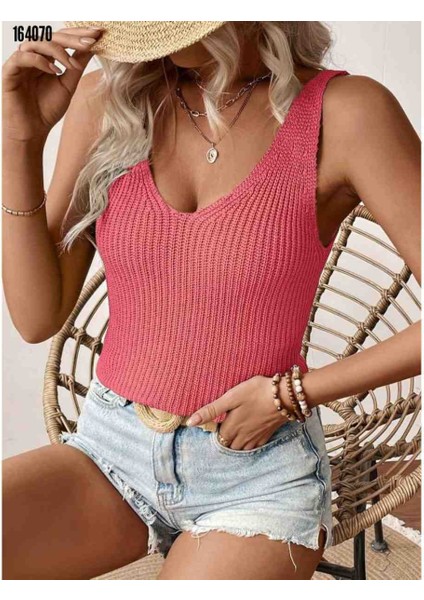 Kadın Kolsuz V Yaka Kalın Askılı Triko Bluz, Kırmızı Gül Figürlü Kolye Hediye modelleri