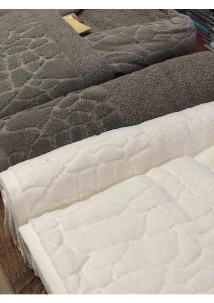 Durul Antik Kısmi Kadife Pamuklu 8 Parça Aile Bornoz Seti modelleri