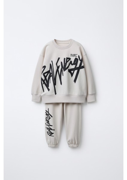 Erkek Çocuk Pamuklu Graffiti Baskılı Sweatshirt ve Eşofman Alt Takım