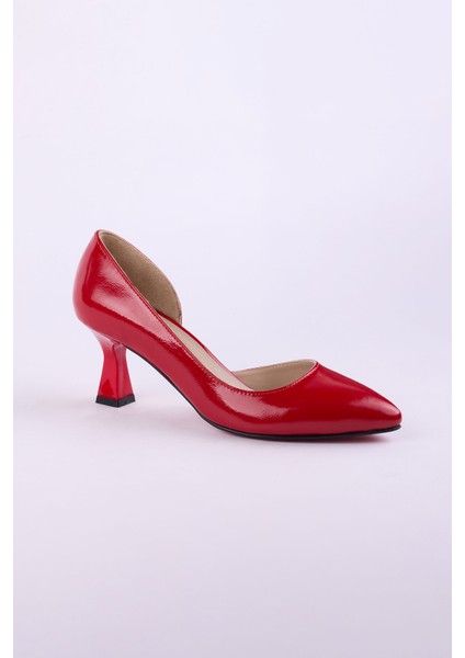 Hakiki Deri Rugan Topuklu Kadın Ayakkabısı 25HSY00IA modelleri