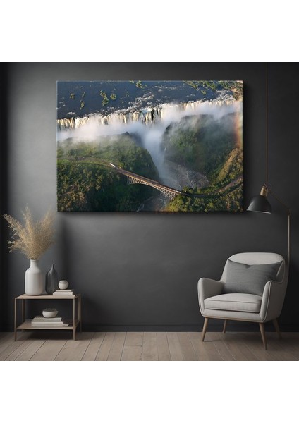 Muhteşem Şelale - Yeşil Vadide Akan Beyaz Sular Kanvas Tablo