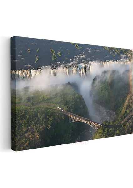 Muhteşem Şelale - Yeşil Vadide Akan Beyaz Sular Kanvas Tablo modelleri
