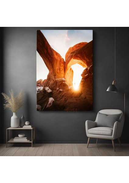 Kaya Kemeri - Güneş Işığıyla Aydınlanan Doğa Harikası Kanvas Tablo
