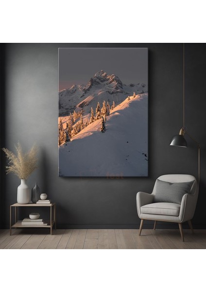 Karlı Zirve - Gün Batımında Işıldayan Kış Manzarası Kanvas Tablo