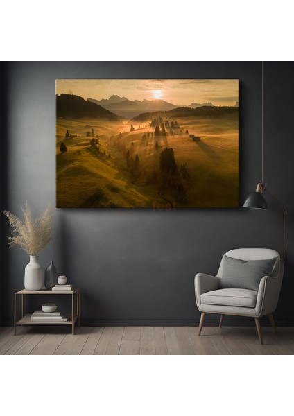 Sisli Tepeler - Gün Doğumunda Altın Işıklarla Aydınlanan Vadi Kanvas Tablo