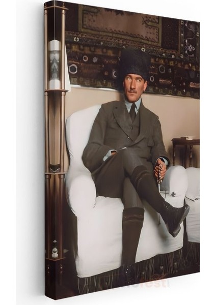 Koltukta Atatürk - Kalpaklı Resmi Kıyafet Kanvas Tablo modelleri