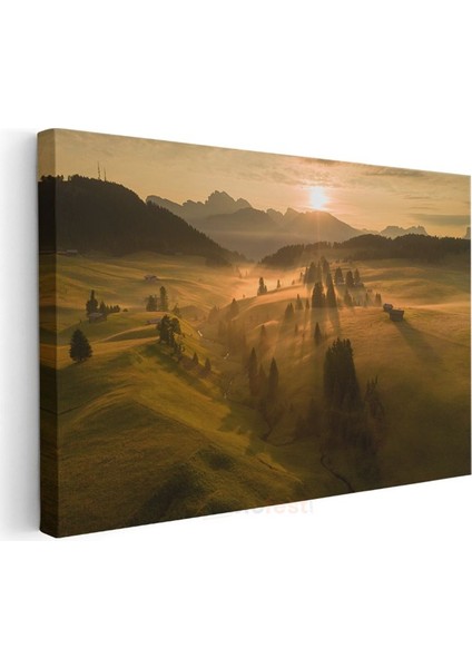 Sisli Tepeler - Gün Doğumunda Altın Işıklarla Aydınlanan Vadi Kanvas Tablo modelleri