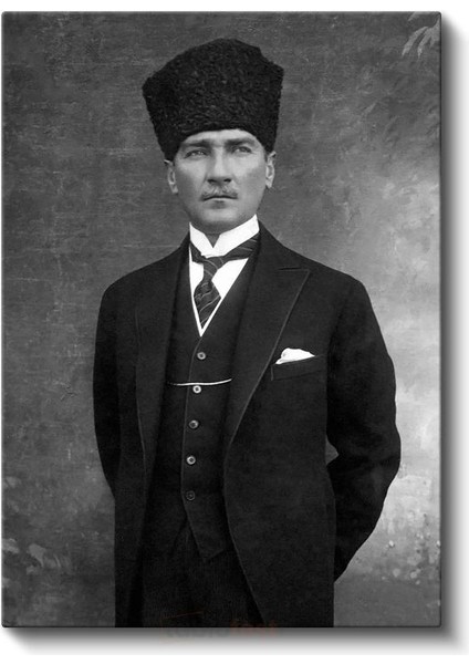 Siyah Kalpaklı Atatürk - Klasik Duruş Kanvas Tablo fiyatları