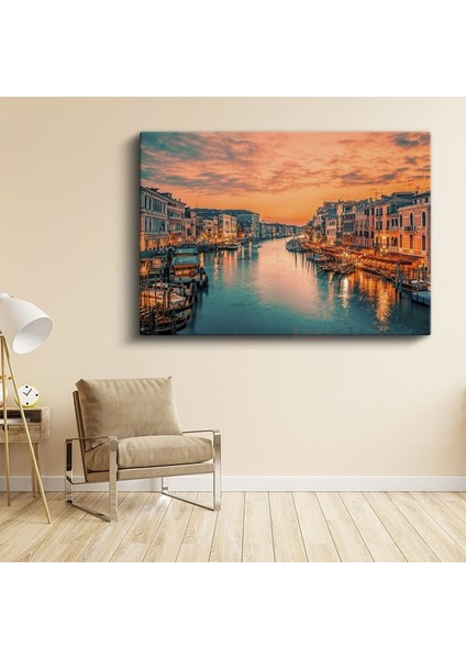 Venedik Kanalları - Gün Batımı Işıkları Kanvas Tablo