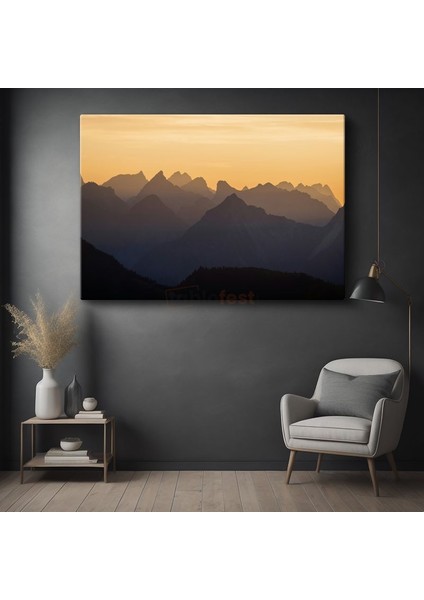 Dağ Silüetleri - Gün Batımında Altın Işıkla Aydınlanan Zirveler Kanvas Tablo