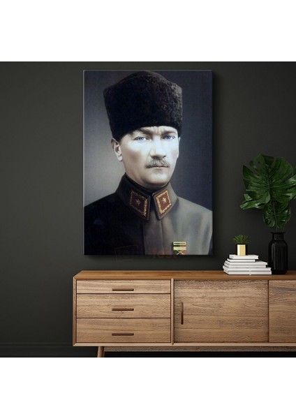 Kalpaklı Komutan - Askeri Üniforma Portresi Kanvas Tablo