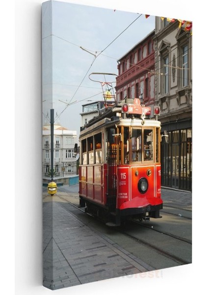 Nostaljik Tramvay - Şehir Merkezinde Kırmızı Tramvay Kanvas Tablo modelleri