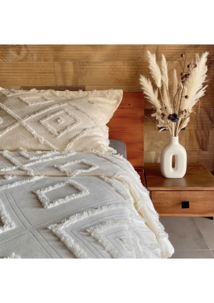 Iskandinav Püsküllü Çift Kişilik Yatak Örtüsü Ekru 240 x 250 ve 2 Adet Yastık fiyatları