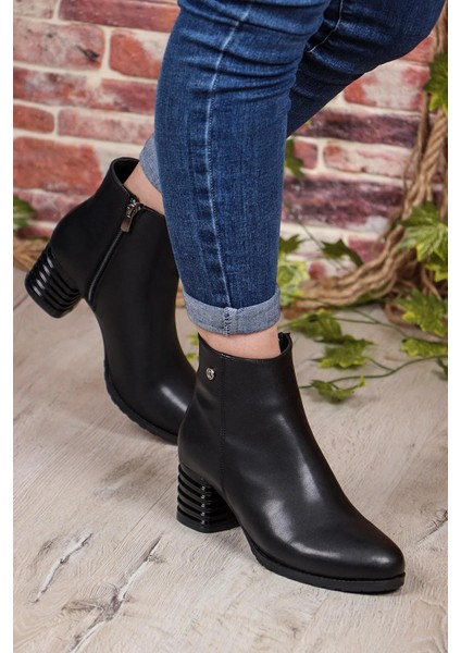 55158 Siyah Cilt Fermuarlı Sıcak Astar Kalın Topuklu Kadın Bot fiyatları