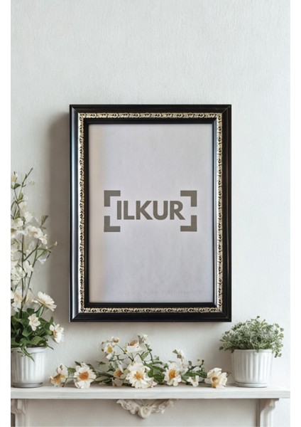 A4 Boyutunda (21X30) cm Klasik Kesim Klasik Motif Düz Camlı Çerçeve