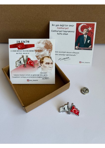 Atatürk ve Türk Bayraklı Yaka Rozeti Gümüş Renk 2 Adet 29 Ekim Cumhuriyet Bayramı Kartlı ve Kutulu fiyatları