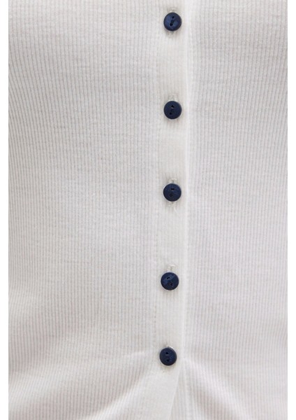 Kadın Düğme Detaylı Ekru Tişört 1613695-70057 fırsatları