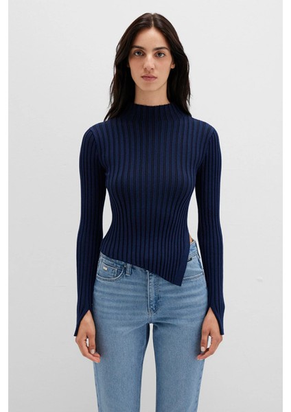 Yırtmaç Detaylı Lacivert Kazak 1710789-70497 modelleri