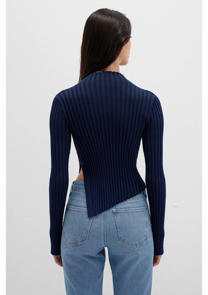 Yırtmaç Detaylı Lacivert Kazak 1710789-70497 fırsatları