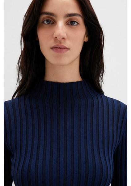 Yırtmaç Detaylı Lacivert Kazak 1710789-70497 indirimleri